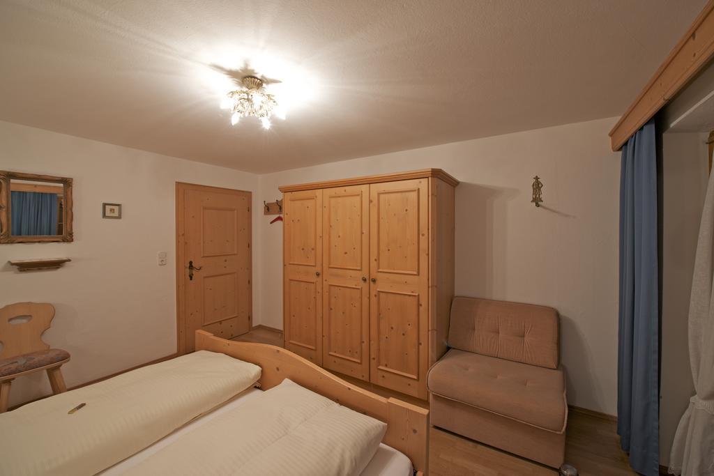 Holzschnitzers Appartements Ehrwald Exterior photo