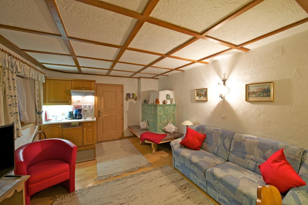 Holzschnitzers Appartements Ehrwald Exterior photo