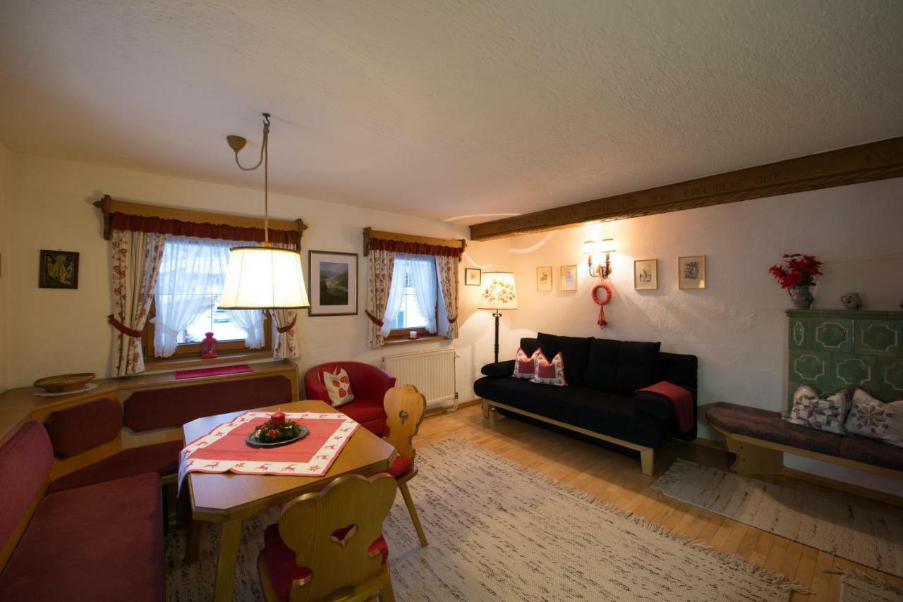 Holzschnitzers Appartements Ehrwald Exterior photo